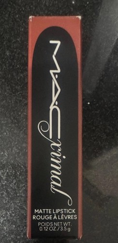 Macximal matte - m·a·c,