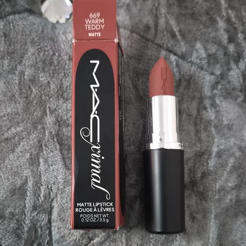 Macximal matte - m·a·c,