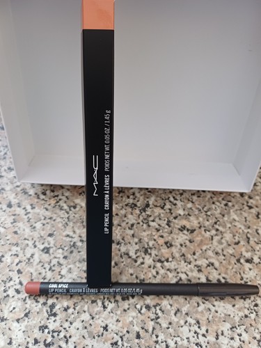 Lip pencil in cool - lip,